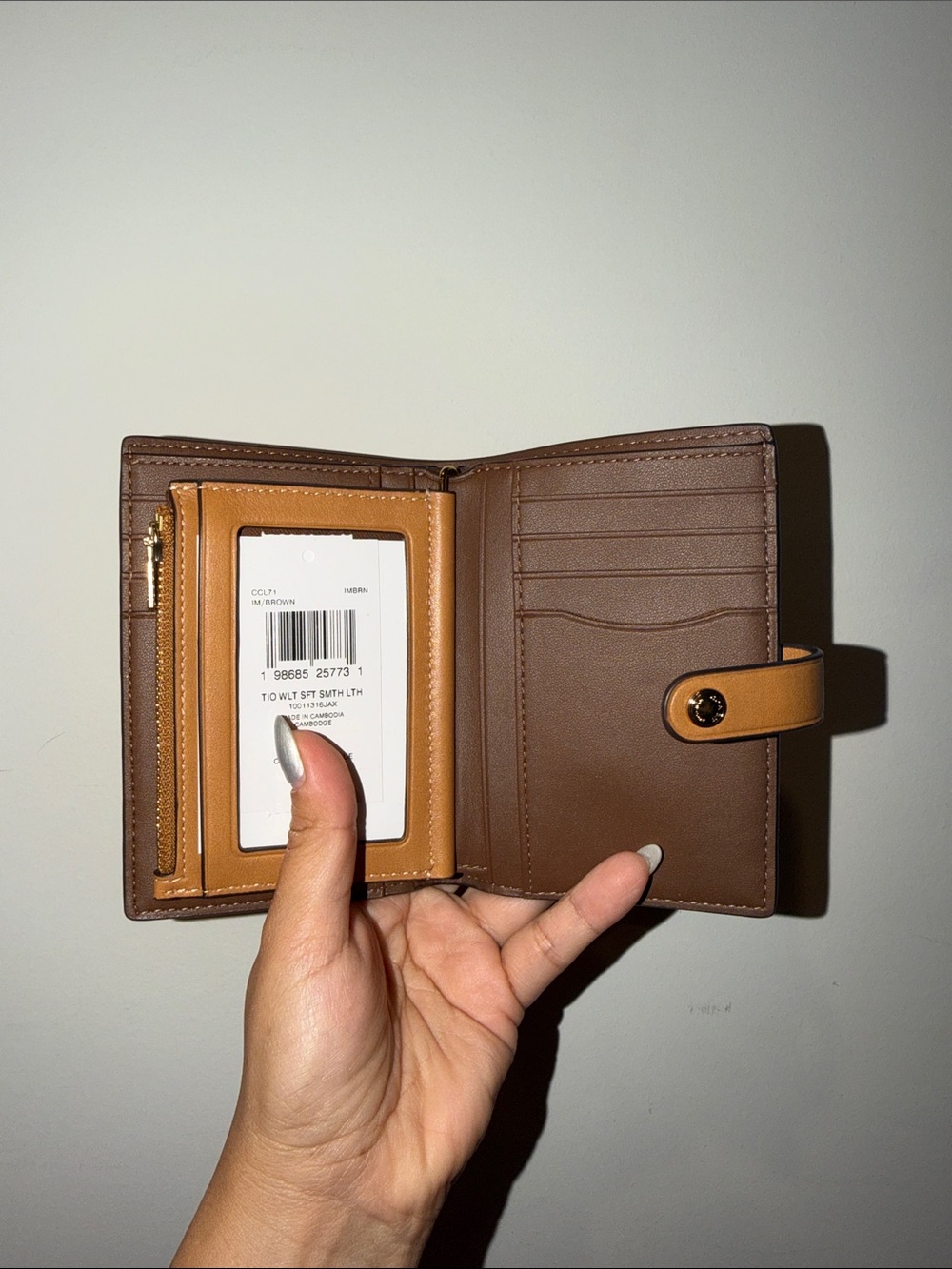 Coach~2-In-1 Wallet - Picture 4 of 6
